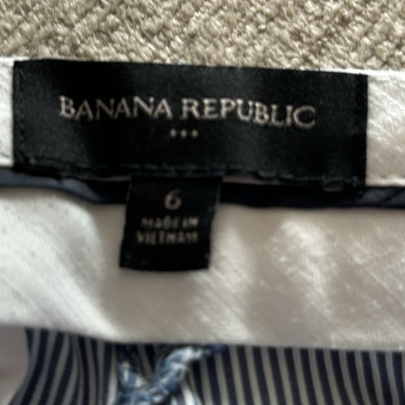 Banana Republic Seersucker 6” shorts - Picture 3 of 4